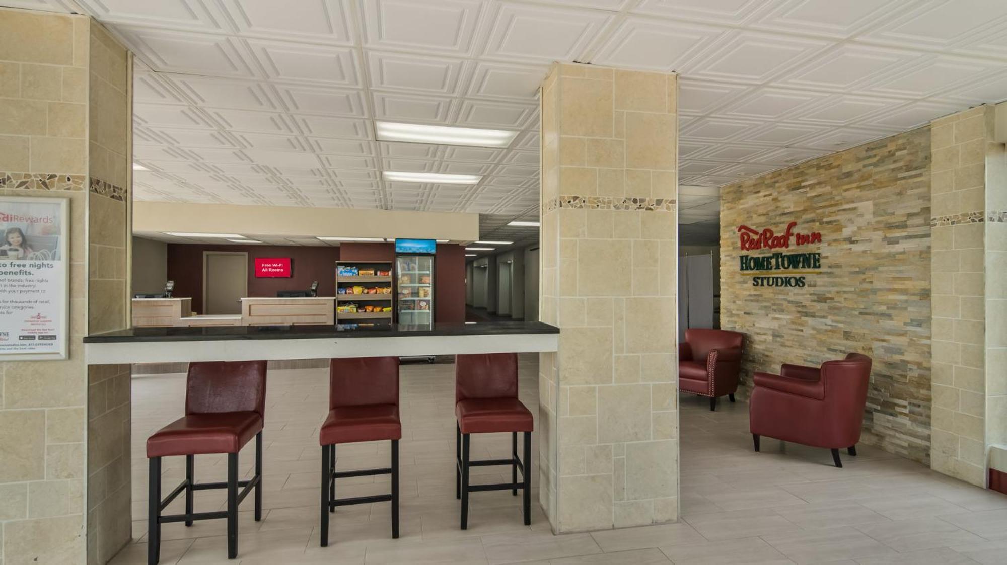 Hometowne Studios By Red Roof And Conference Center Chicago - N Aurora Naperville North Aurora Dış mekan fotoğraf
