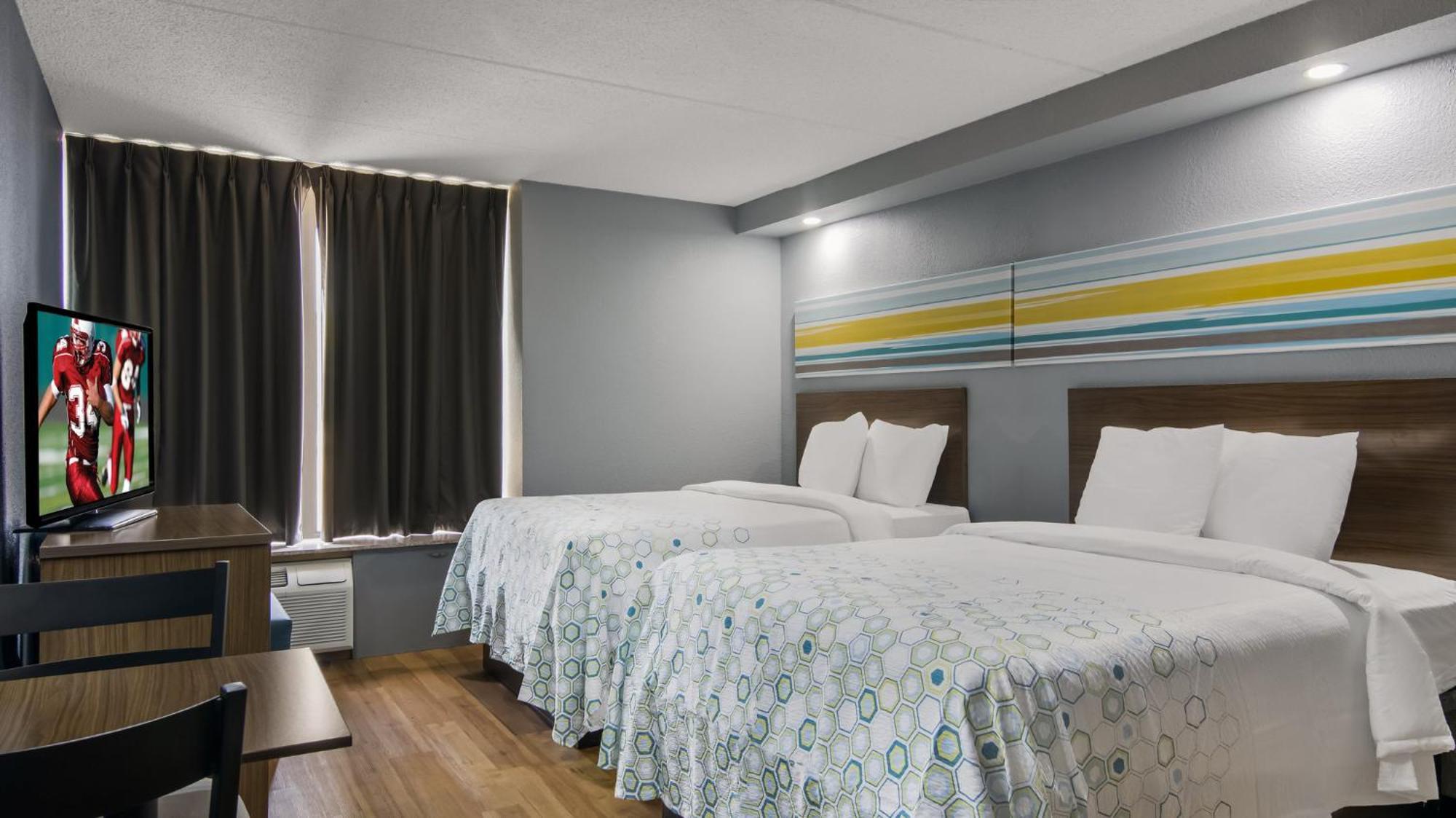 Hometowne Studios By Red Roof And Conference Center Chicago - N Aurora Naperville North Aurora Dış mekan fotoğraf